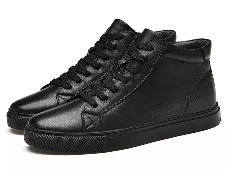 UrbanVIBE Mid-Top Sneaker